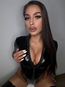 SluttyMaddy Public Poză 4