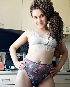 Marlan_Vagner Smell my new pantie Poză