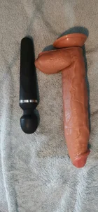 Nice2Three2 Toys for you - with 6 inch dildo for comparison! Foto 5