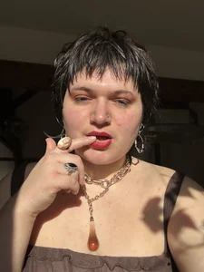 Admire-moi 👅 de _dwhorekin_  2 Imagens