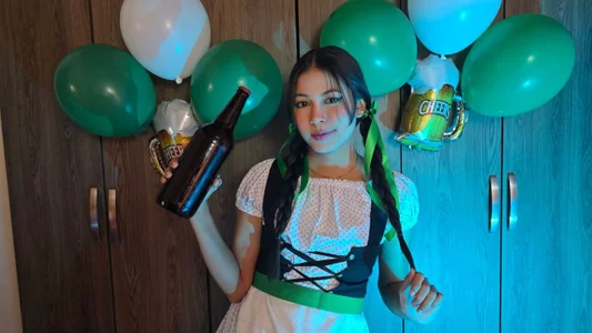 _ALLYSON18_ Welcome to my Oktoberfest party! 🍻💃 Pic 8