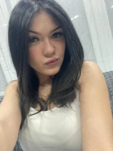 NuCrumm hello! my name is Emila Foto 5