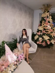 A LADY od crisstal_miler  2 snímek