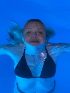 Your queen in the pool^^ de ElvenCat Foto 4
