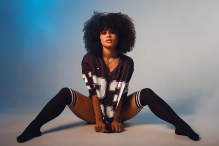 naia_blessed take a chance with my temptation 😈 Pic