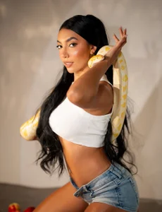 ImAshley1 A LITTLE DANGEROUS😏 Pic 3