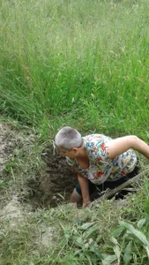 ExquisiteMature Digging an outhouse pit Poză 6