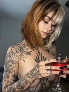 SallyDinosaur Selfies صورة واحدة|SallyDinosaur Selfies صورتان|SallyDinosaur Selfies  5 صور|SallyDinosaur Selfies  5 صورة