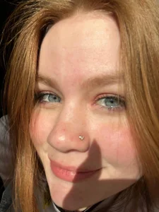 KarlynGow Eyes That Undress Foto