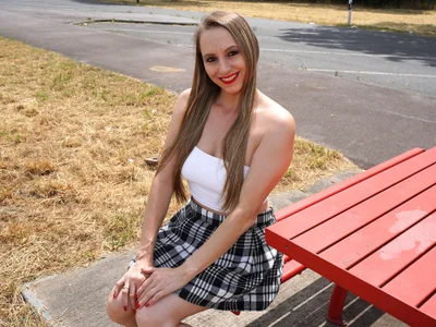 Natalie-Alba Public Foto 2