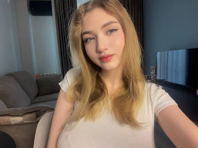 AveryBerkson A beautiful smile? - {count, plural, one {תמונה אחת} two {שתי תמונות} many {# תמונות} other {# תמונות}}