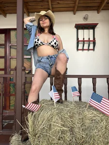 kassandra_james 🇺🇸💖 Sweet Like Apple Pie, Wild Like the West 🤠 Foto 2