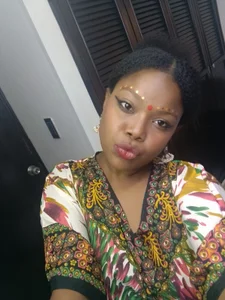 kavya_suri_ ❤️‍🩹 Pic 5