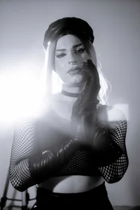 Violetx_moon kullanıcısının my world in white and black albümü -  3 fotoğraf