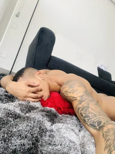 TROYWESLY- Resting Immagine  3