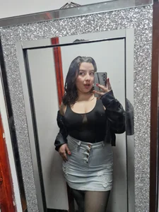 annyaparisDo you want to see what I have under my skirt?图片 3