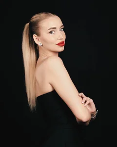 ElizaCiucci Public 사진