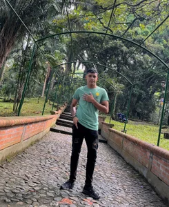 🙃💚 de Max_Zambler  4 Imagens
