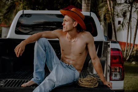 rick_grimes25 a cowboy to be ridden🏇🏁 Foto 2