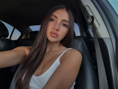 AlvinaMair Yes, again me, again in car🚗 Pic