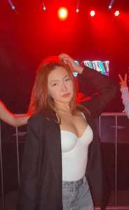 GoddamnSheSoHot Red or black? <3 Kuva 6