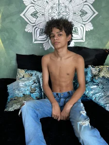 FOLLOW ME GUYS de alexes_risos  3 Imagens