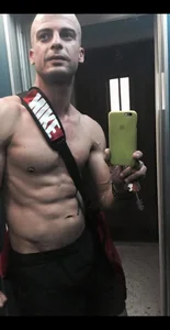 John_1982 Public Poză 4