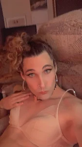 ashleysimmons MEEE BEING CUTE Pic