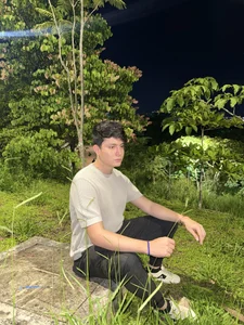 Dylan_Finn Public  2টি ছবি