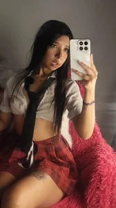 Layra_vega_ School girl 📚😈 Foto 3
