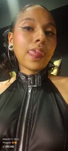 Forked tongue de Sweettpleasure  Imagens