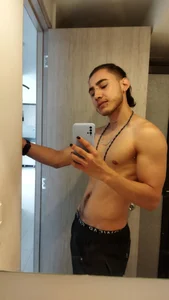 mercurio_hot Mercurio  3টি ছবি