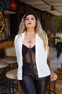 MelanyVegasのLady in whiteの枚の写真