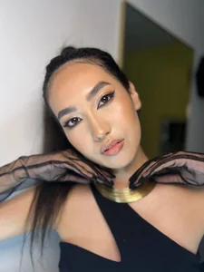 FlirtyAura Public slika