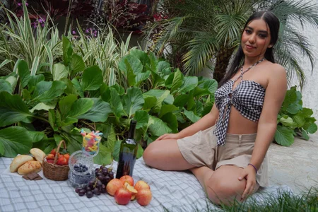 SophieLanne Picnic day Pic 4