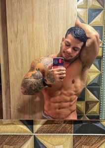 Marck_Mathews: Public ( 7 фото)