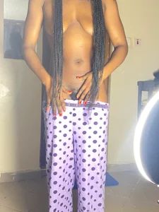 1Melanin-Vinah Reveal whats in? Join my live🥵 صورة واحدة|1Melanin-Vinah Reveal whats in? Join my live🥵 صورتان|1Melanin-Vinah Reveal whats in? Join my live🥵  3 صور|1Melanin-Vinah Reveal whats in? Join my live🥵  3 صورة