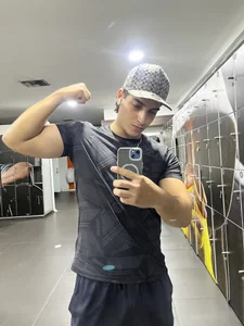 apolo_moon_ In gym Billede 2