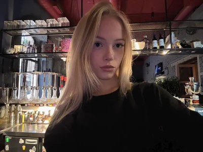 Dear_Tessa Public Kuva