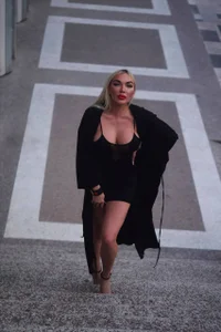 MissJessX Just walking Gambar 2
