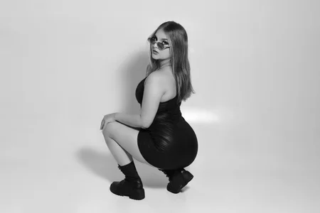 kytziakaya Bad Woman صورة واحدة|kytziakaya Bad Woman صورتان|kytziakaya Bad Woman  4 صور|kytziakaya Bad Woman  4 صورة