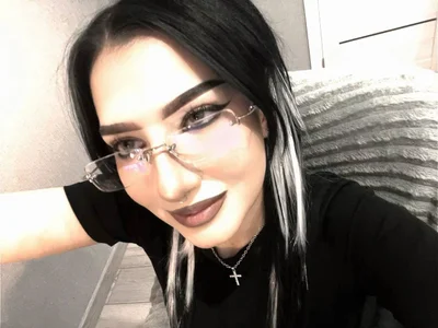 FaviolaHurl Public Pic 5