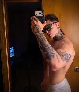 DennisWalkerr Public 사진 2