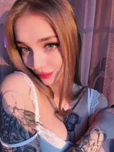 callme_eva's XXX Nude Photo 1