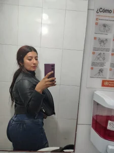 anahi_022 Public Pic 6