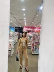 Abigail_Hoofman Public Immagine  4