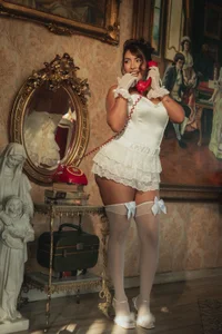 DannieSmith1 Old and Glam Immagine 