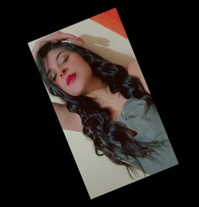 Ariana_F_W Public Pic