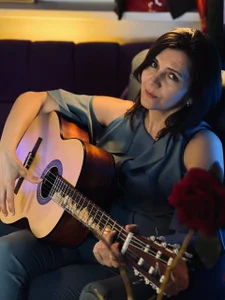 NicoleHitman I play the guitar Pic 2