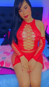 Adriana-55のSexy redの 3枚の写真